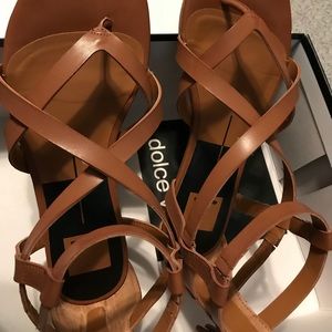 Dolce Vita sandals in tan W 8